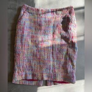 Multicolored tweed pencil skirt.